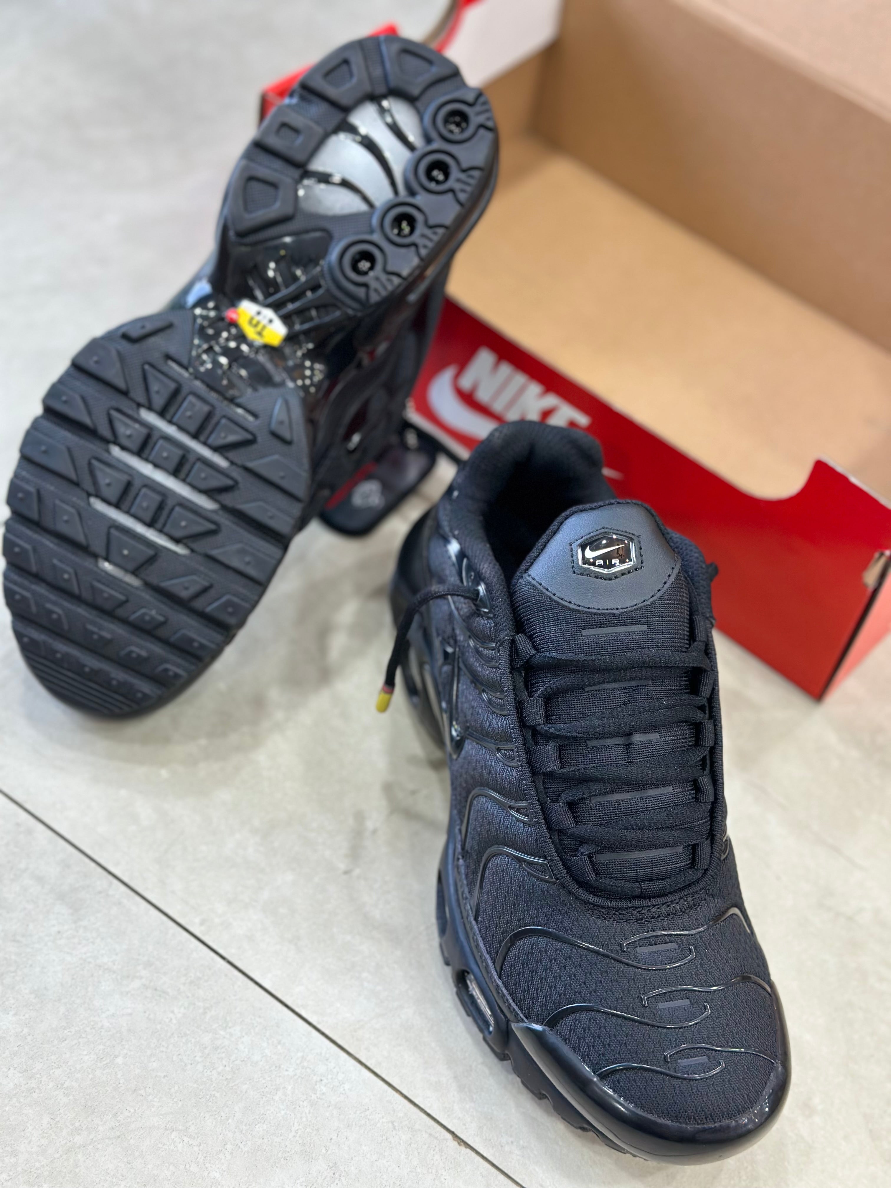 Tn black blak